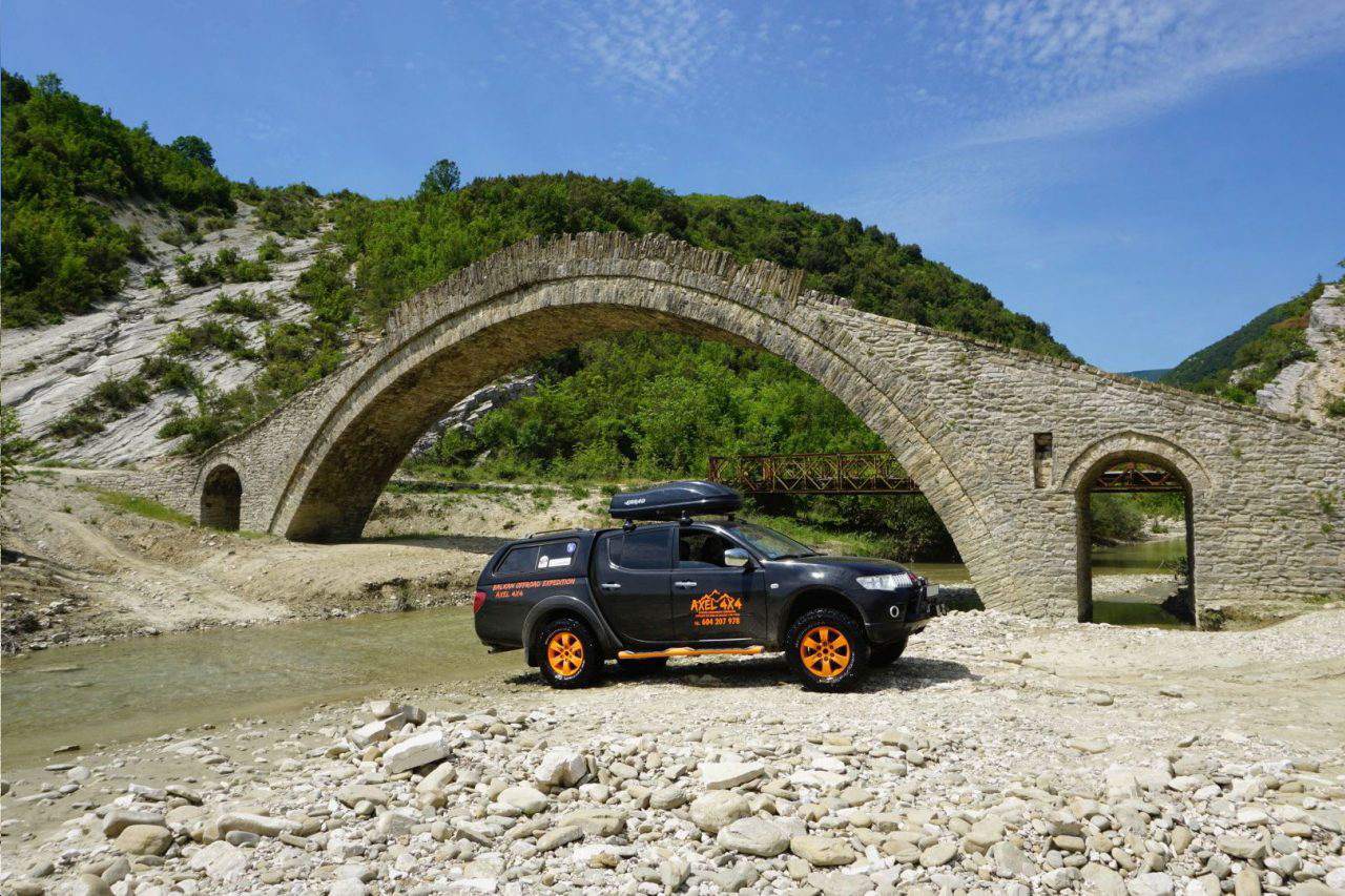 wynajem aut terenowych