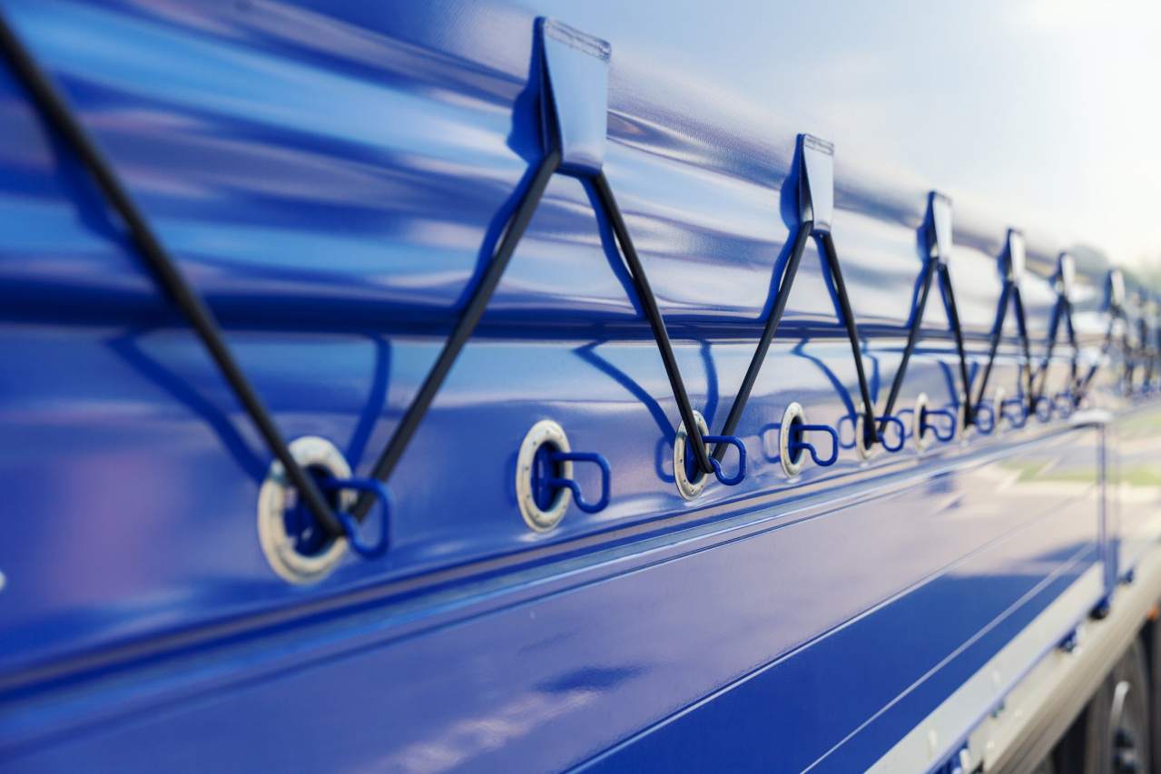 transport towarów plandeka