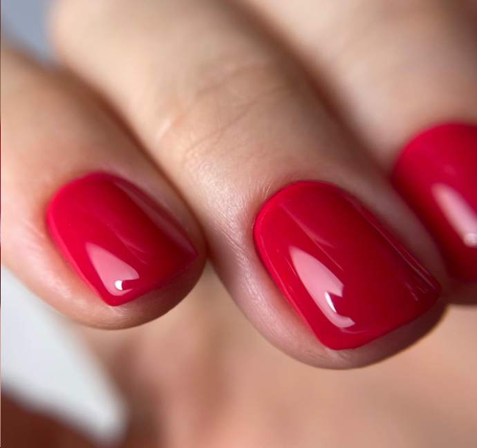 czerwone paznokcie