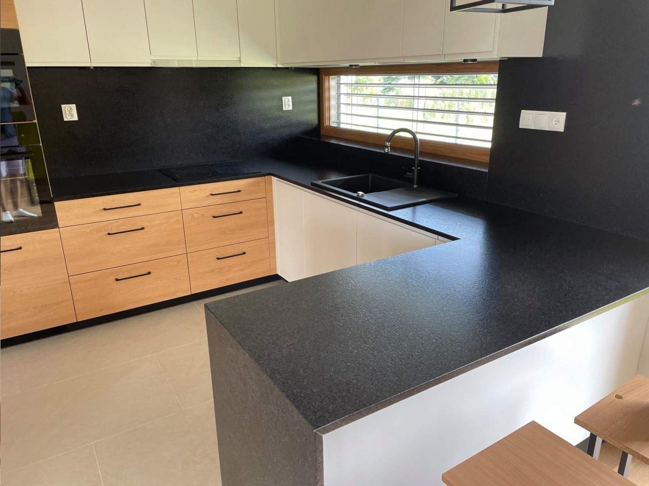 blat wykonany z kamienia