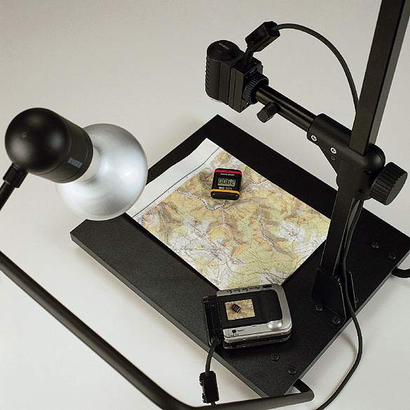 statyw z oswietleniem.