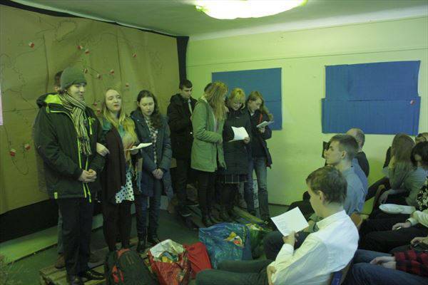 przedstawienie w wykonaniu uczniów liceum