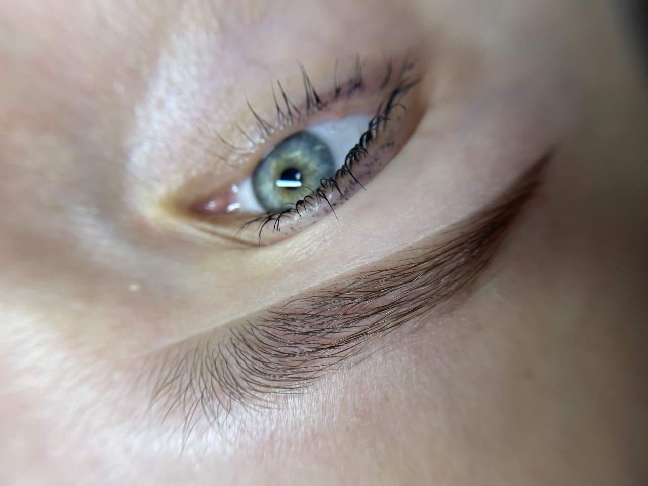 stylizacja brwi, stylizacja rzęs