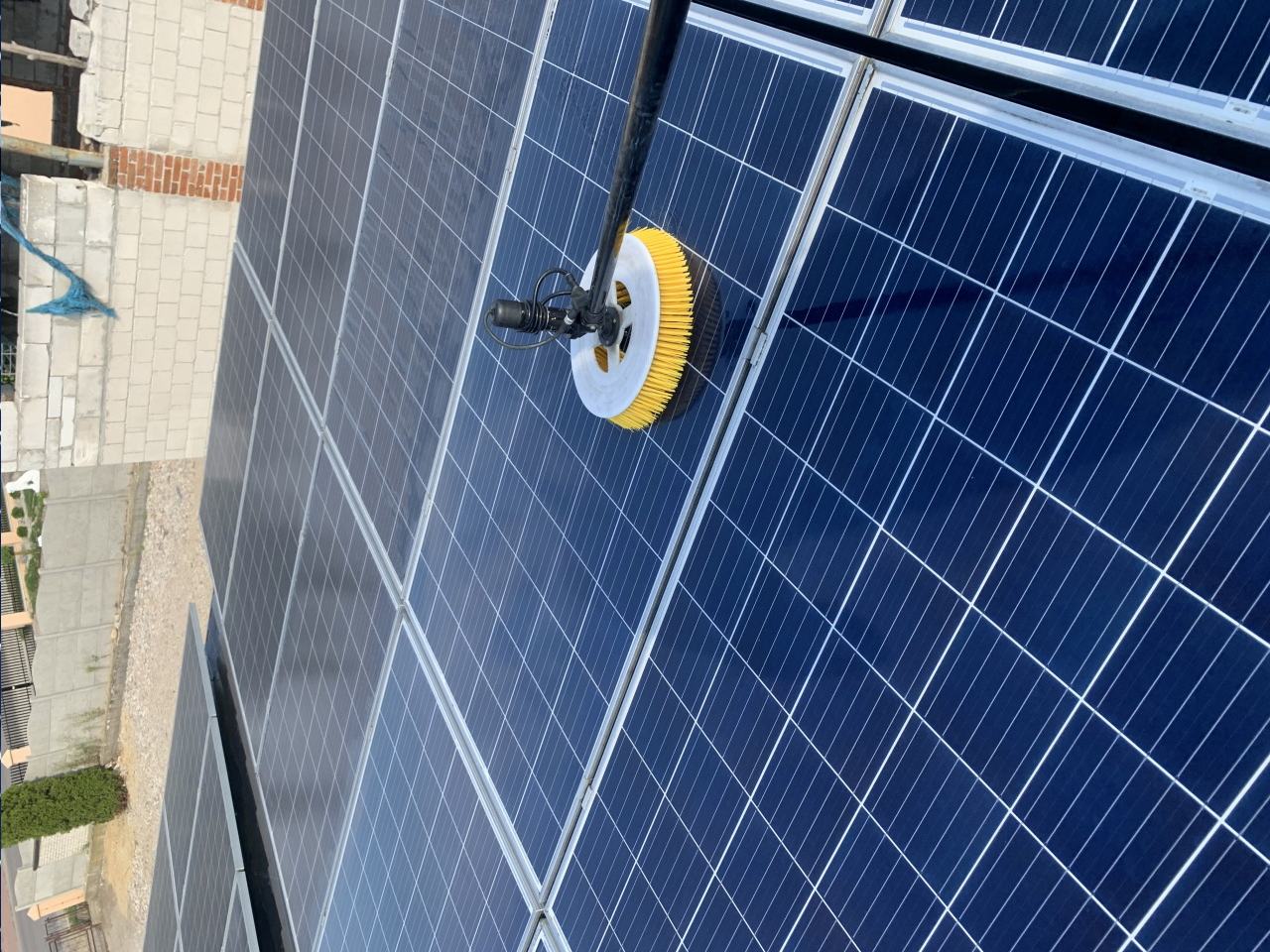 mycie paneli fotowoltaicznych