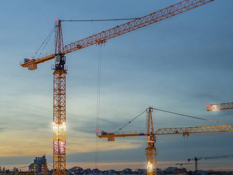 najem żurawi wieżowych