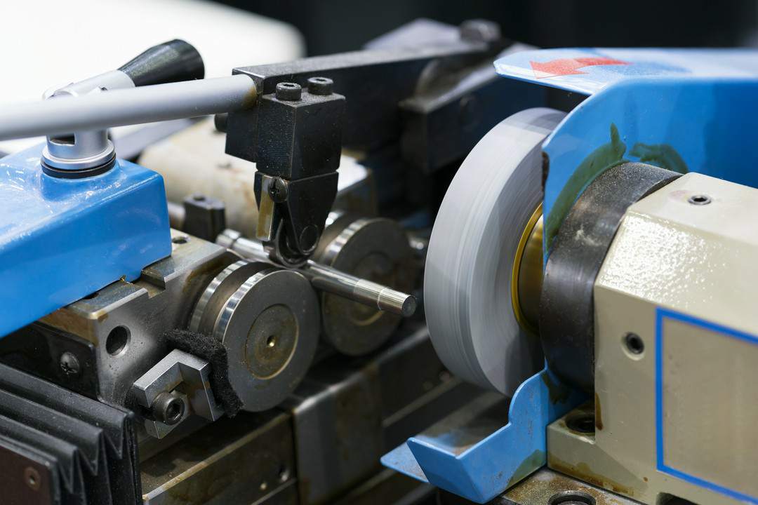 gwintowanie, toczenie i szlifowanie