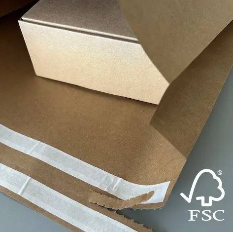 materiały do pakowania korespondencji