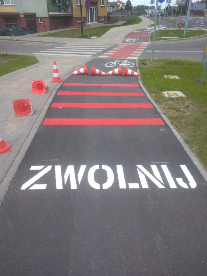 oznakowanie poziome i pionowe dróg