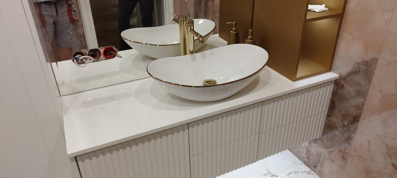 blaty kuchenne kamienne, schody kamienne, blaty łazienkowe kamienne, usługi kamieniarskie