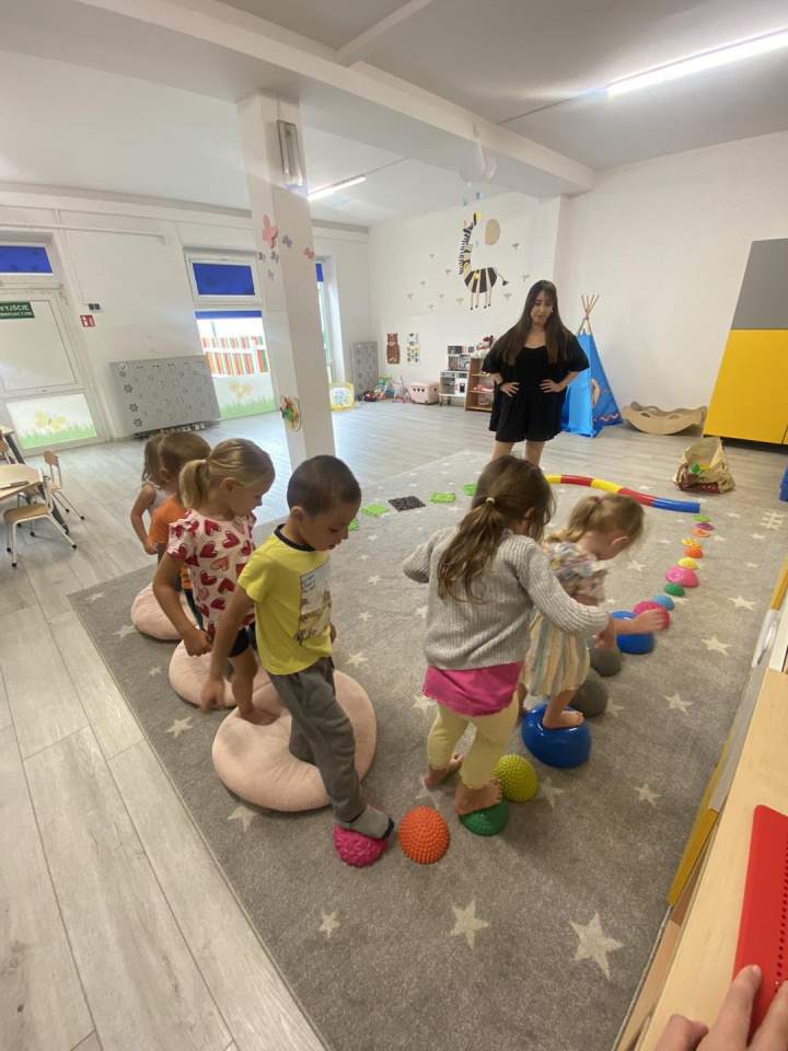 przedszkola, opieka nad dziećmi, dzienna opieka nad dziećmi