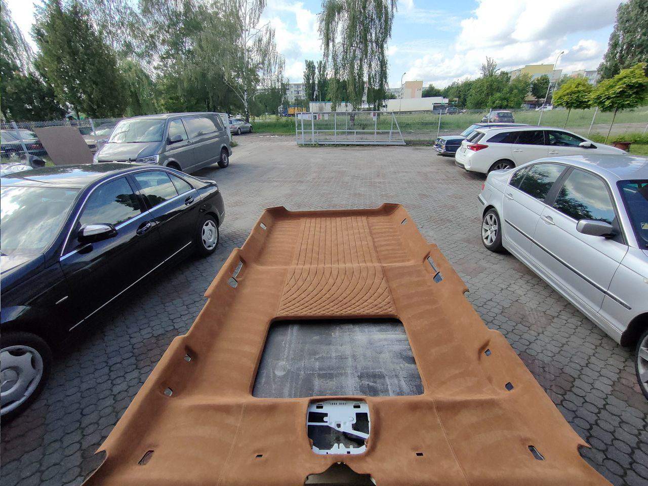 odnawianie obicia dachu samochodu