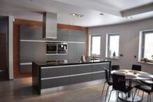 nowoczesna kuchnia z wyspą