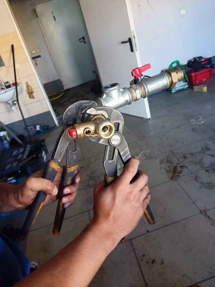 instalacje hydrauliczne