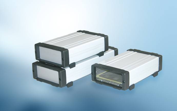 szafy teleinformatyczne, obudowy montażowe, systemy obudowy