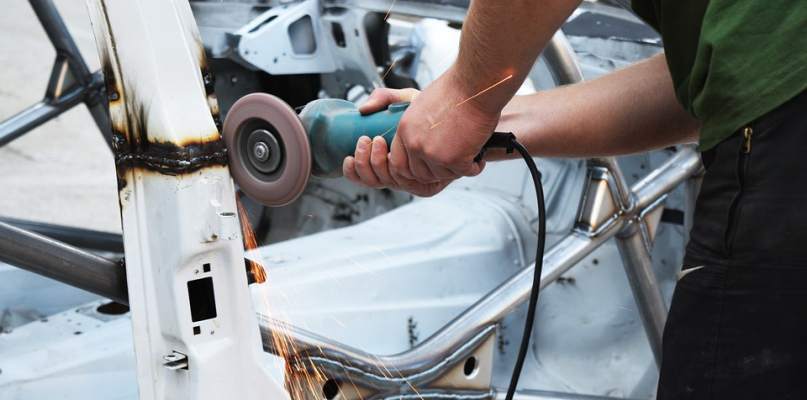 powypadkowe naprawy samochodów