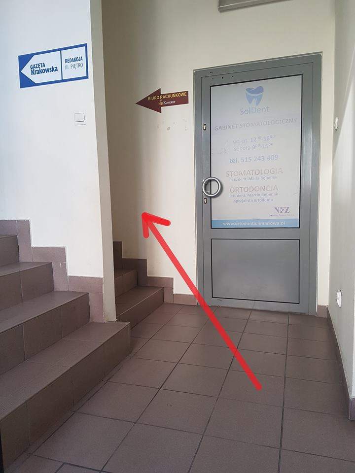 Trzeba wejść na 2 piętro :)