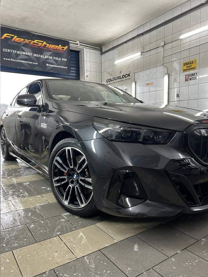 zabezpieczenie auta folią PPF