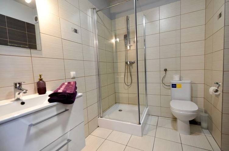 apartament z łazienką