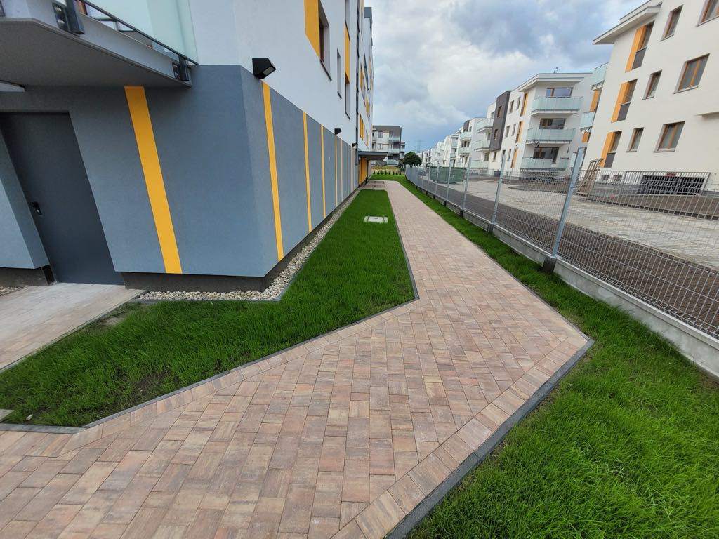 układanie kostki brukowej