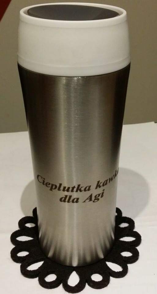 grawerowany kubek