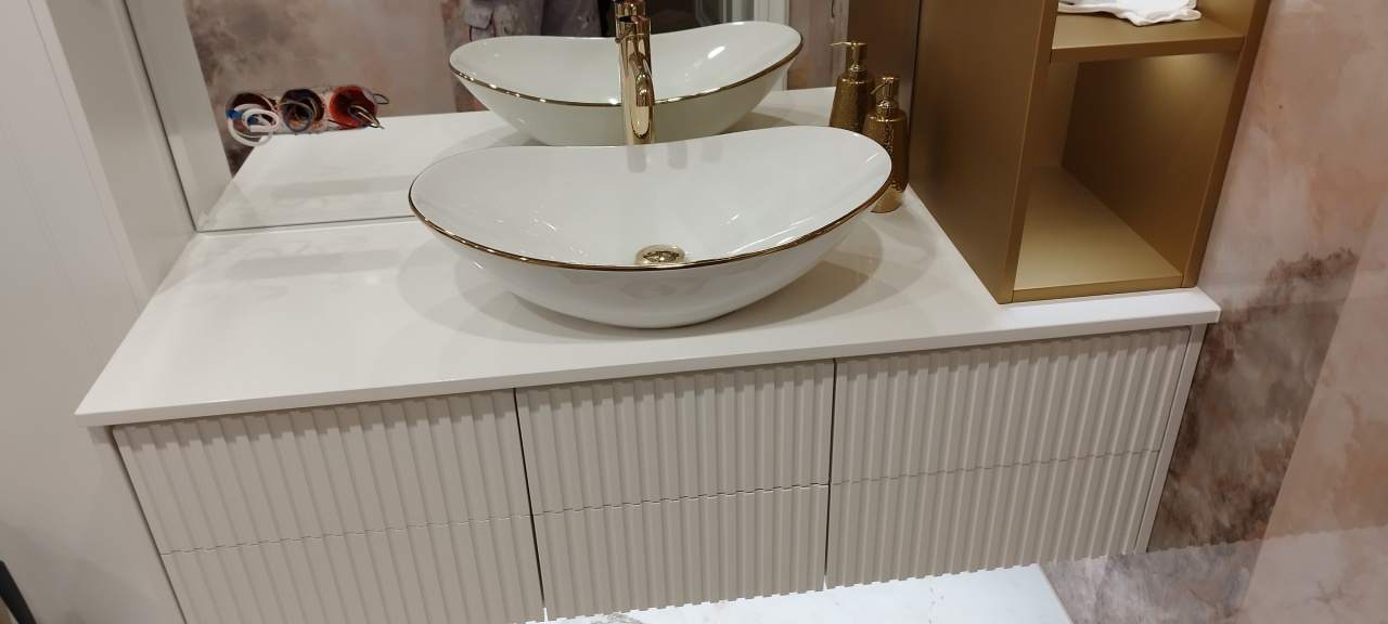 blaty kuchenne kamienne, schody kamienne, blaty łazienkowe kamienne, usługi kamieniarskie