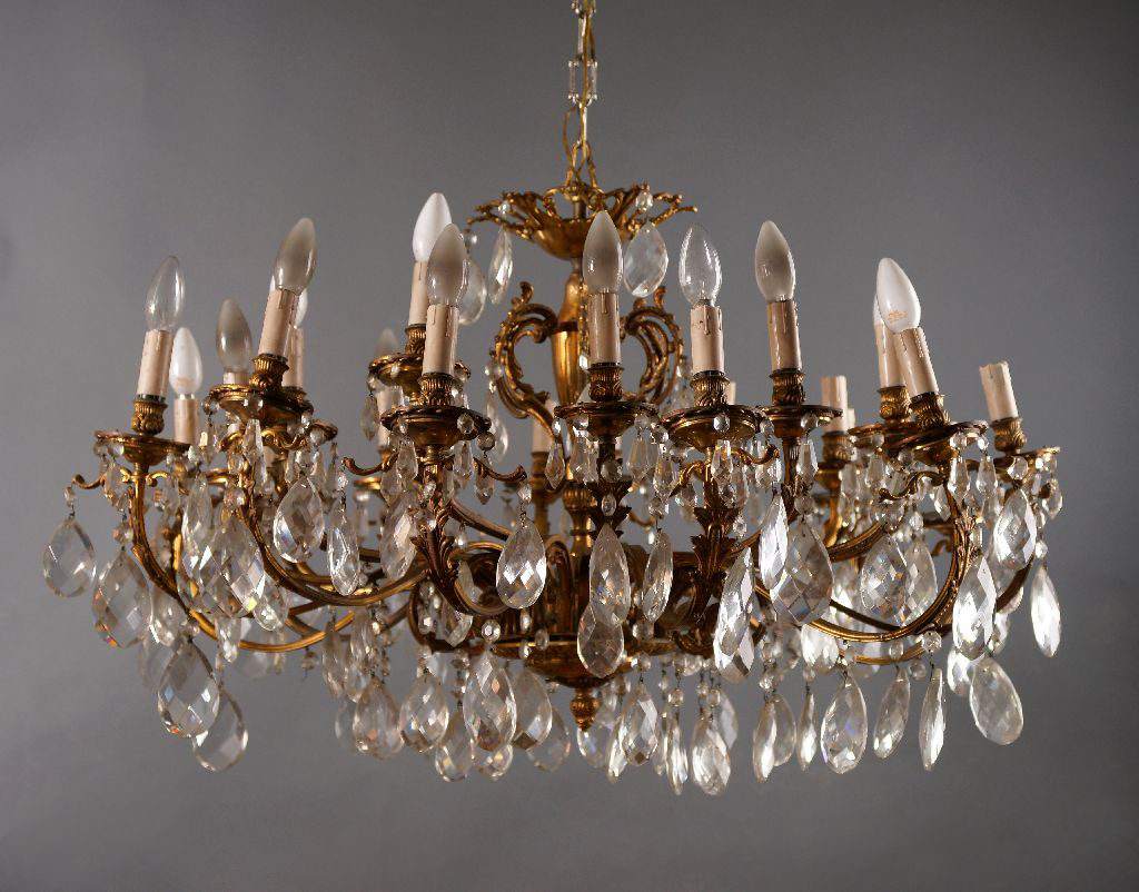 zabytkowe żyrandole