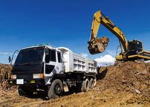 prace koparko-ładowarką