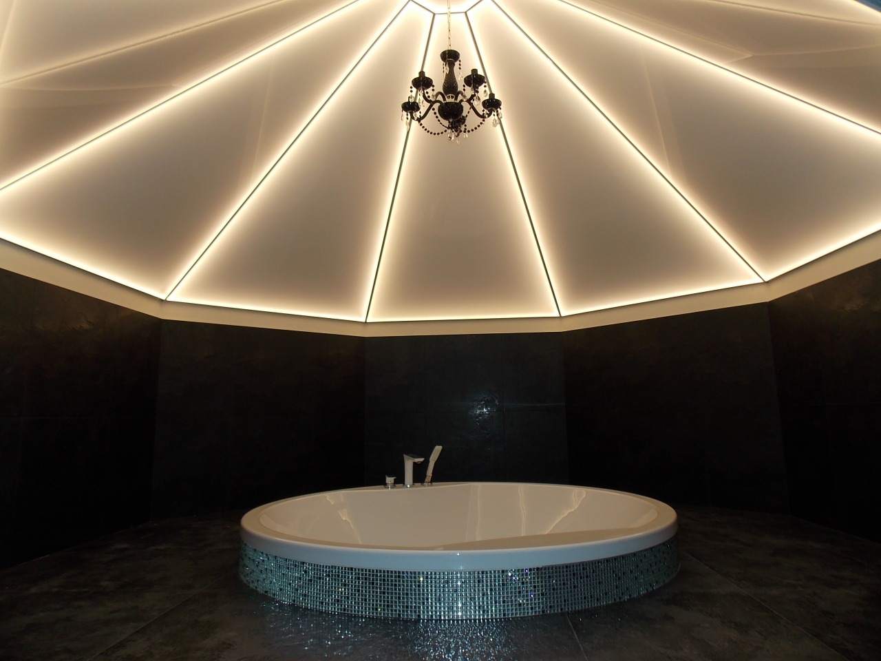 montaż sufitów podwieszanych