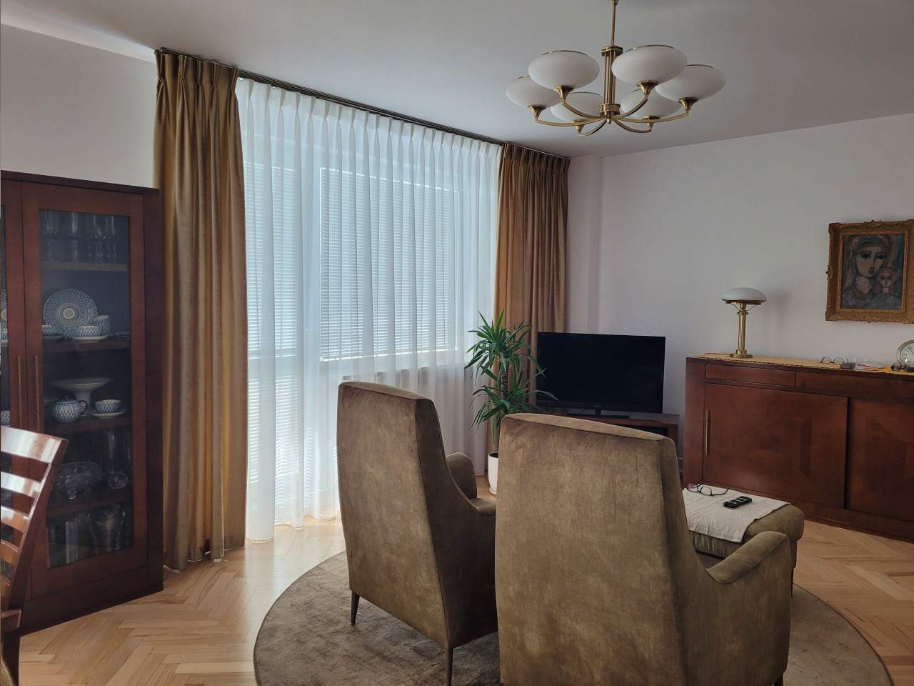 dekoracje okien w salonie