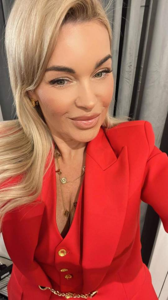 odzież damska, moda damska, stylowe ubrania, ubrania na każdą okazję