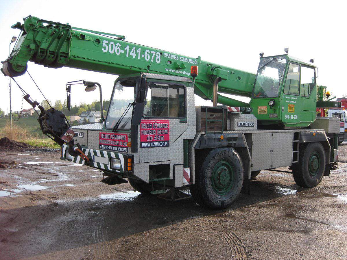 wynajem dźwigów samojezdnych