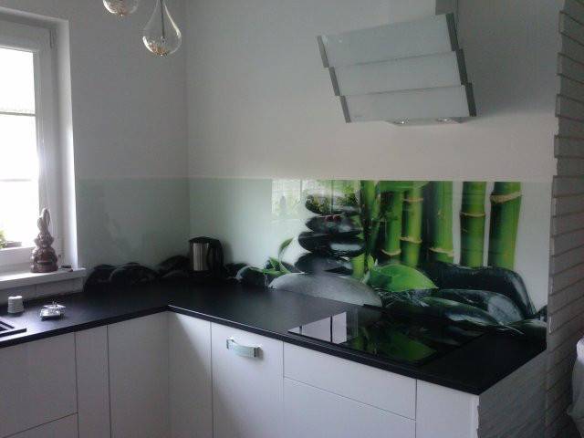 szklane ozdoby w kuchni