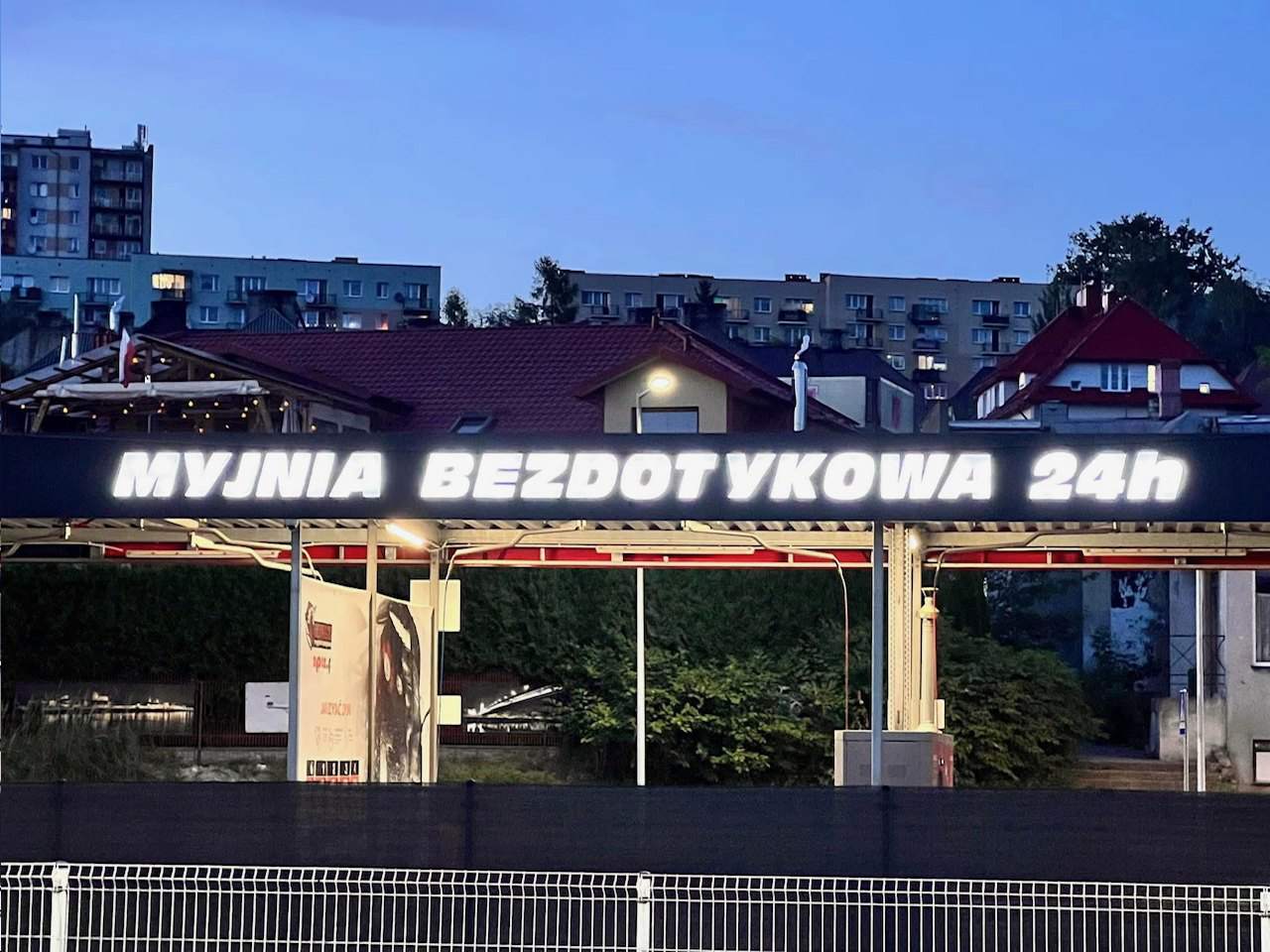 myjnie samochodowe, myjnie całodobowe, bezdotykowe myjnie