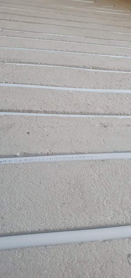 ogrzewanie podłogowe montaż