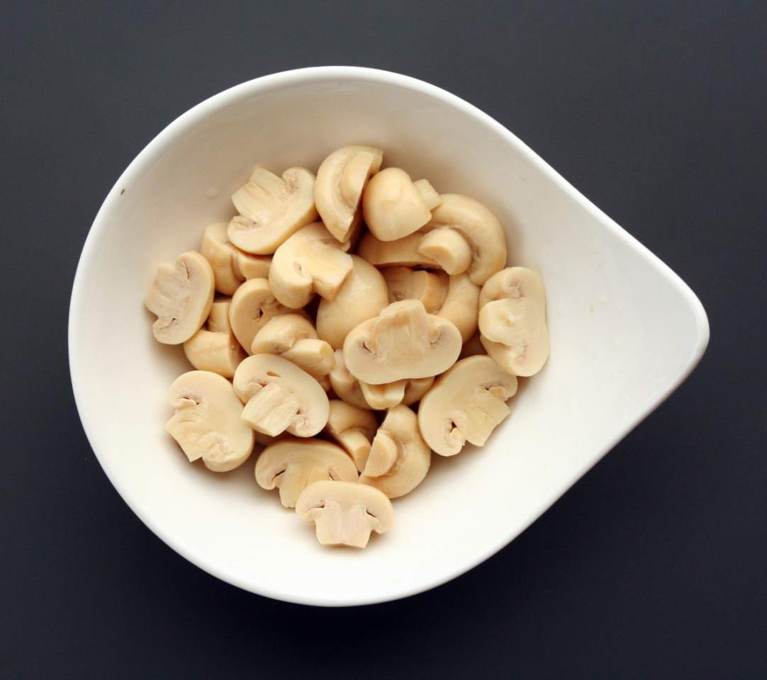 krojone pieczarki marynowane