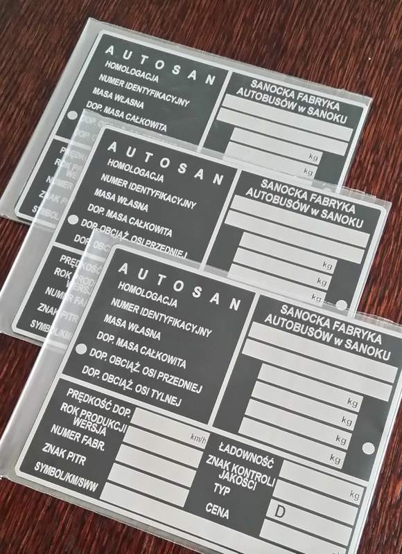 tabliczki znamionowe