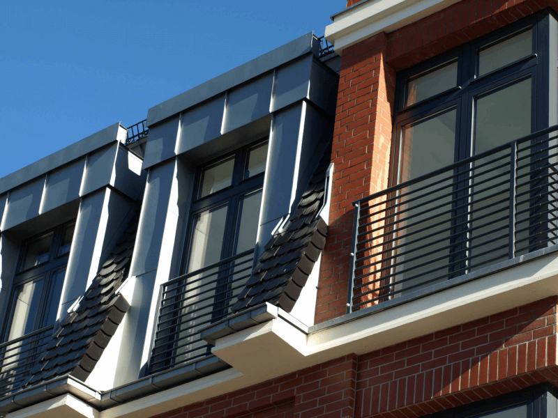 montaż pokrycia dachowego