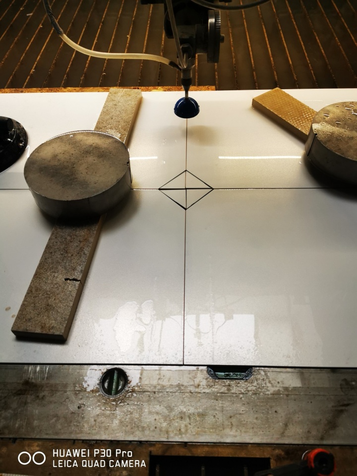 cięcie strumieniem wody