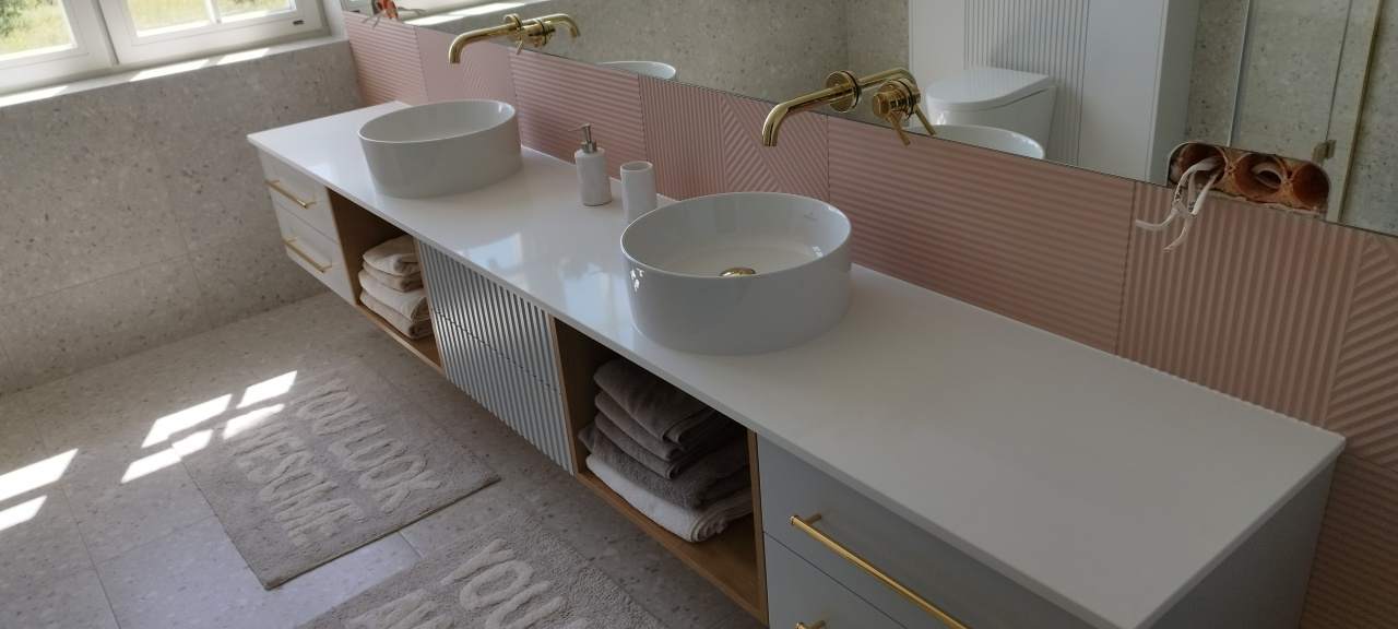 blaty kuchenne kamienne, schody kamienne, blaty łazienkowe kamienne, usługi kamieniarskie