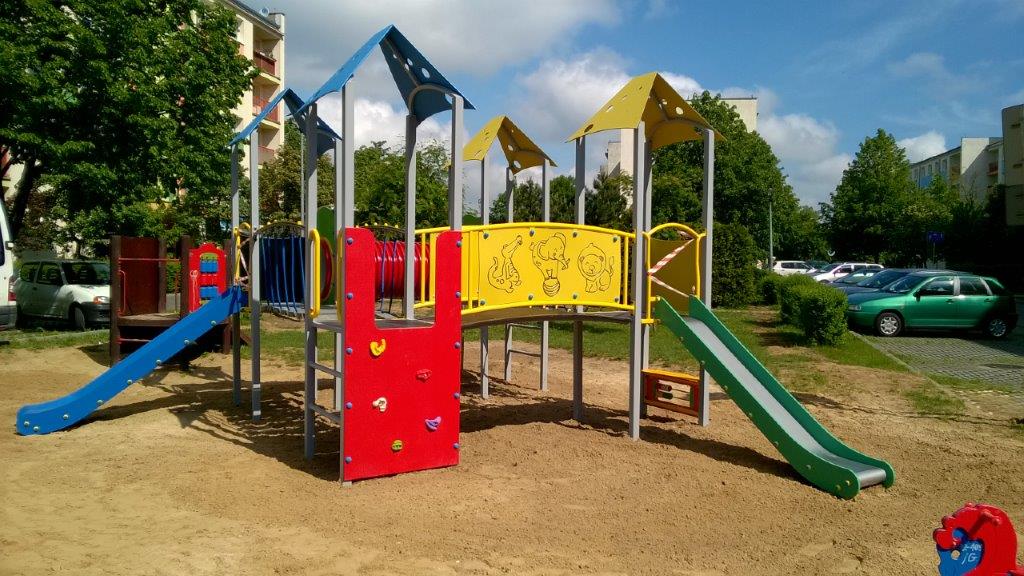 certyfikowany plac zabaw, wyposażenie placów zabaw, urządzenia edukacyjne na plac zabaw