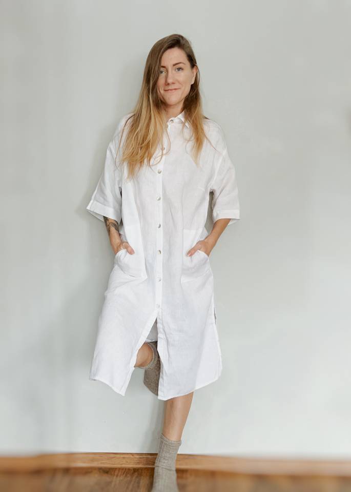 biała sukienka lniana