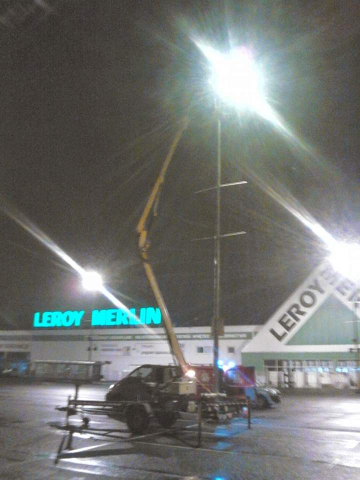 Oświetlenie parkingu