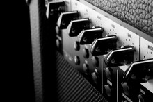 sprzęt nagłośnieniowy