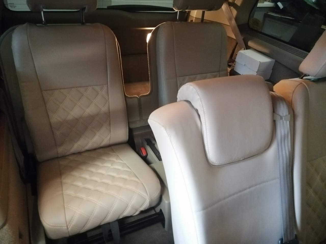 pokrowce samochodowe z eko skóry,