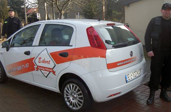 pracownicy agencji ochrony Eskort
