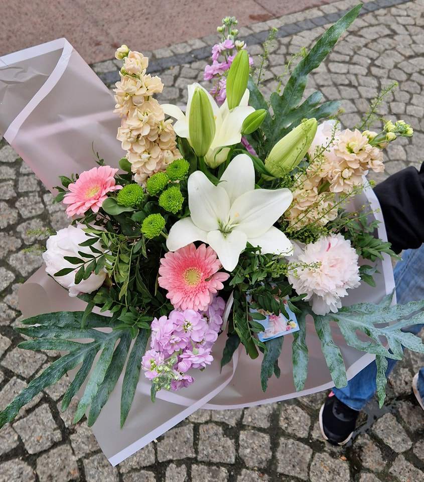 kwiaciarnia, bukiety, boxy kwiatowe, wiązanki