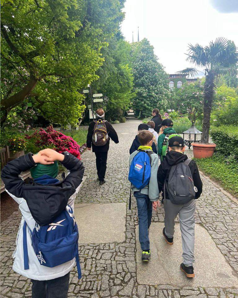 Niepubliczna Szkoła Podstawowa Kropka