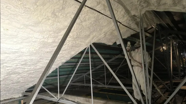 ocieplanie natryskowe