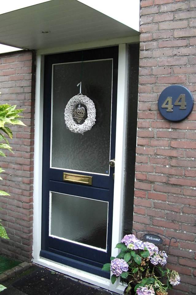 okna PCV, okna drewniane, okna aluminiowe, parapety, drzwi, bramy, rolety wewnętrzne