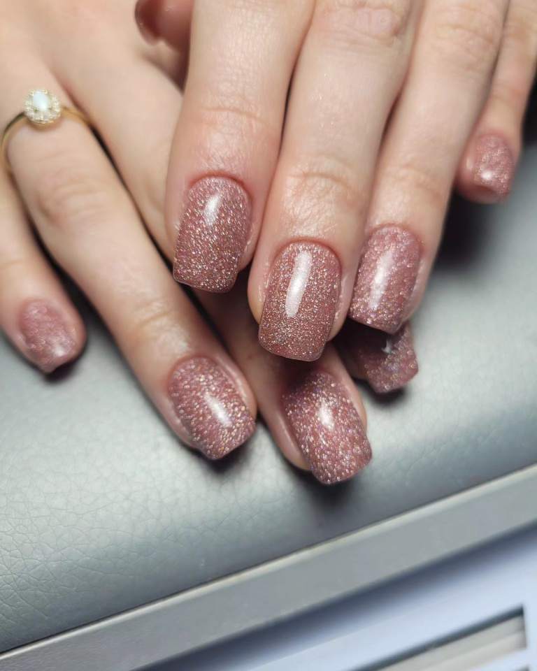 manicure ślubny